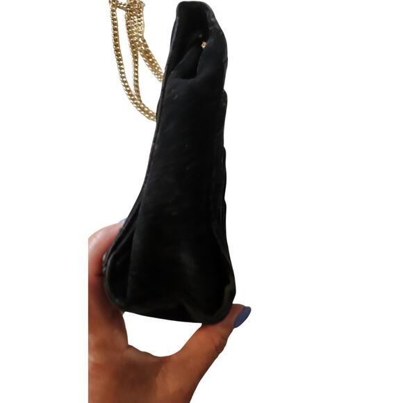 Black Quilted Velvet-Look Chain Strap Shoulder Bag – Magnetic Closure - Picture 6 of 8